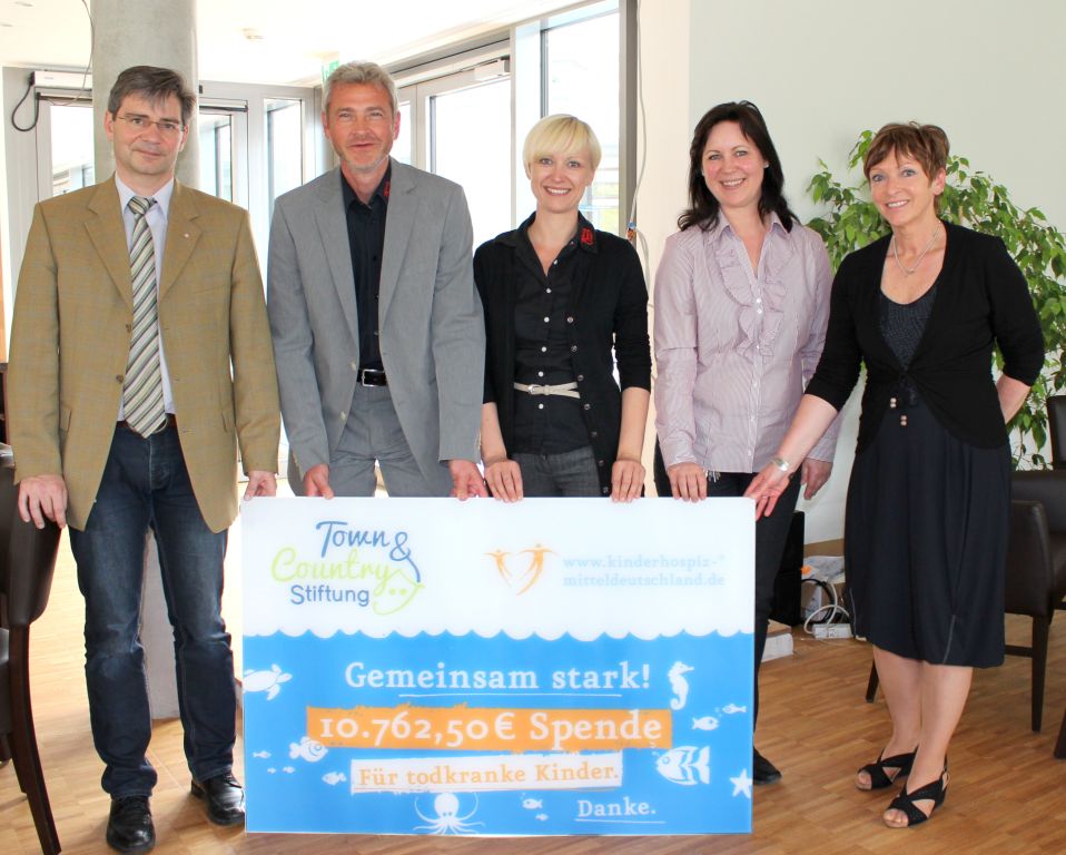 Town & Country Stiftung übergibt Spende an Kinderhospitz Tambach-Dietharz