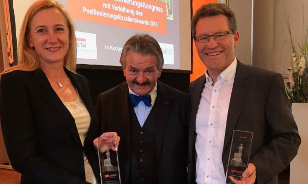 Gabriele und Jürgen Dawo erhalten Ehrenpreis des PositionierungsExzellentAwards
